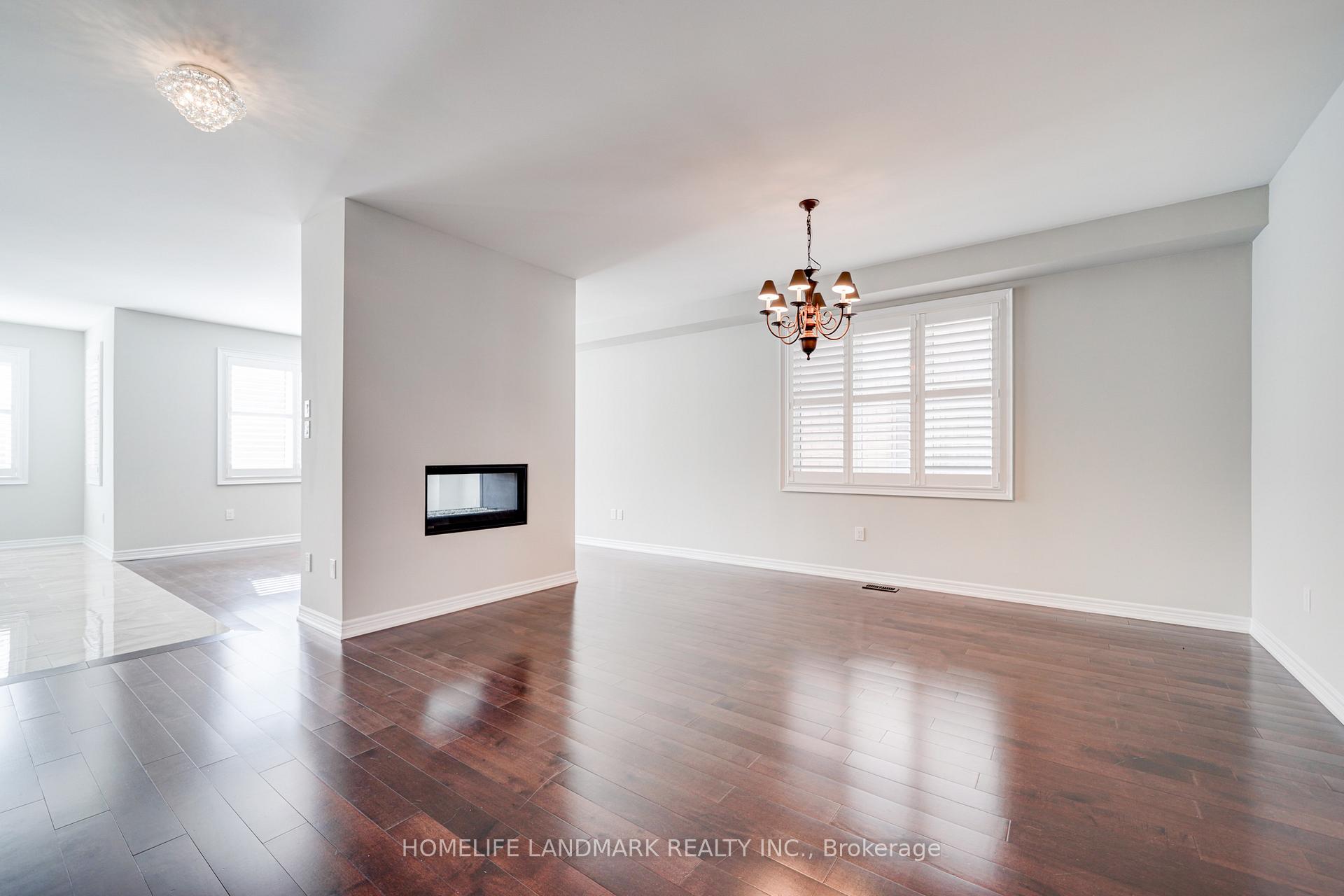 Photo 5 of 175 Scrivener Drive, Aurora, Rural Aurora — HOMEH
