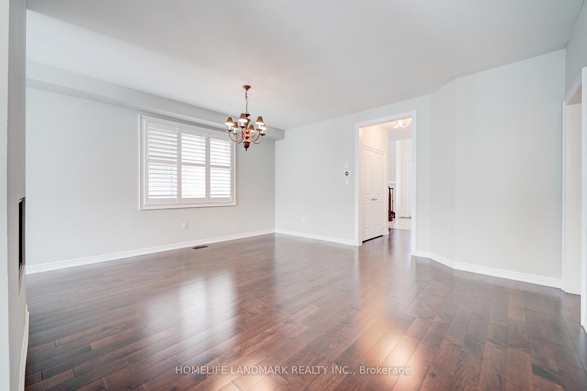 Photo 7 of 175 Scrivener Drive, Aurora, Rural Aurora — HOMEH