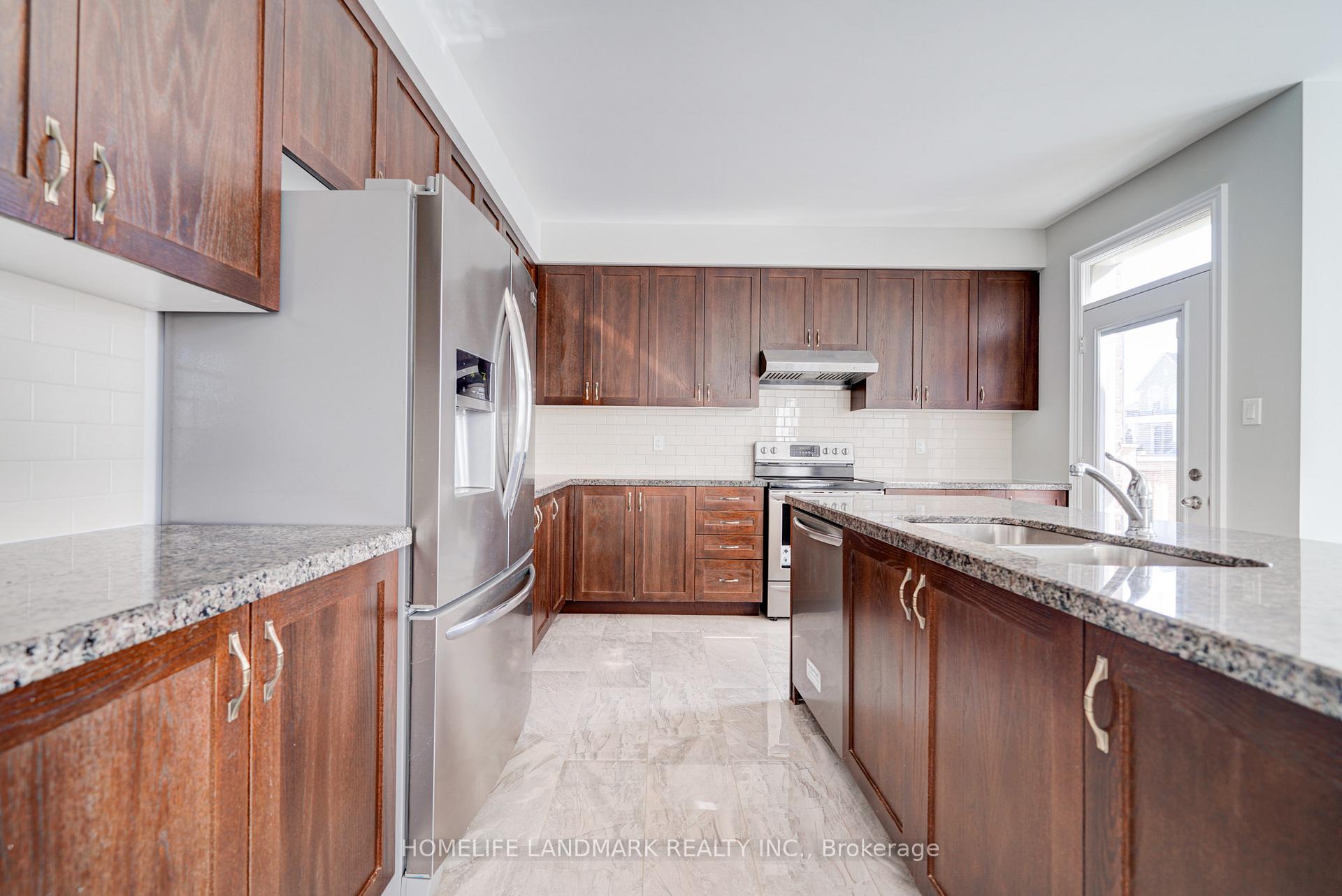 Photo 16 of 175 Scrivener Drive, Aurora, Rural Aurora — HOMEH