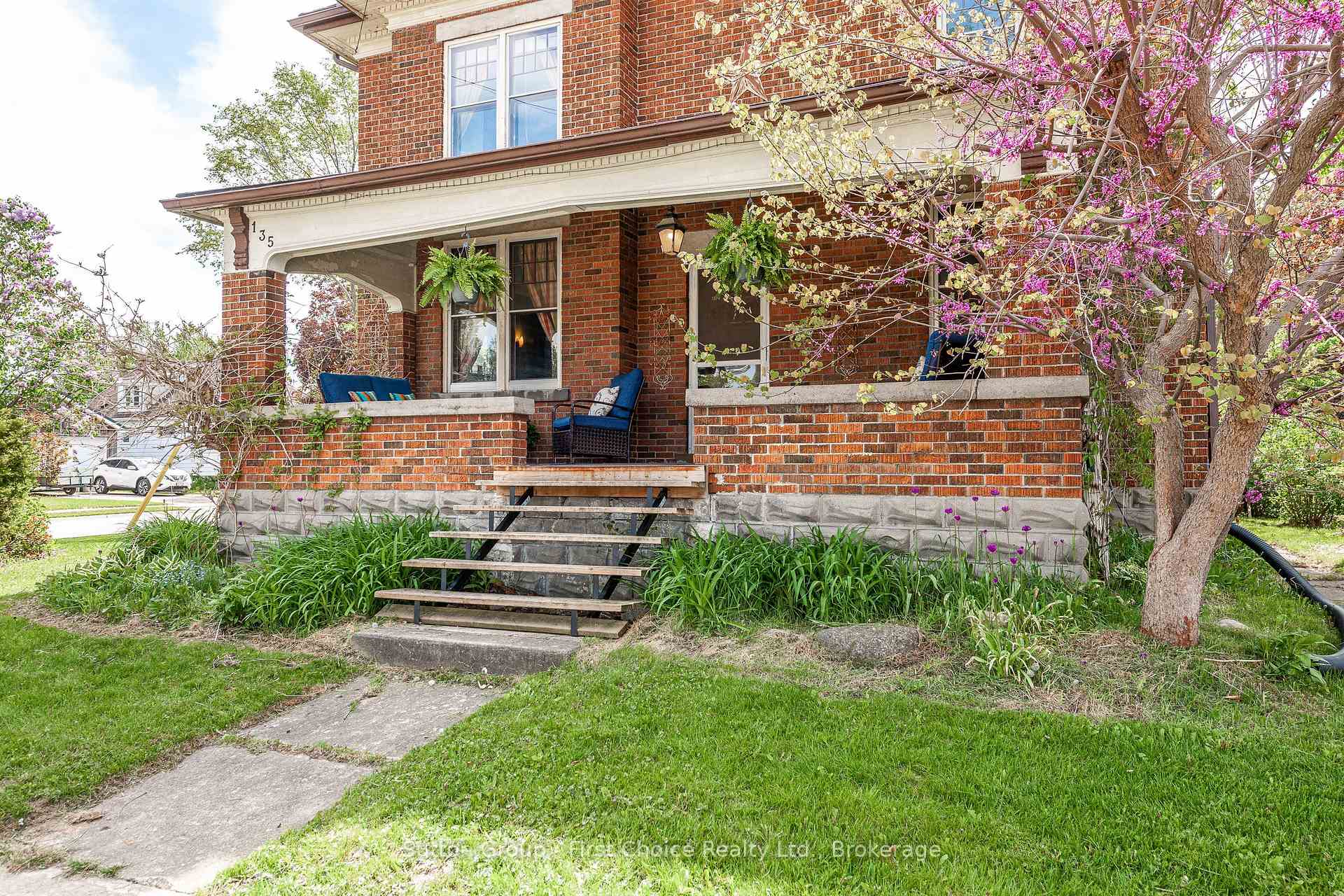 Photo 2 of 135 St. David Street N, West Perth, Mitchell — HOMEH