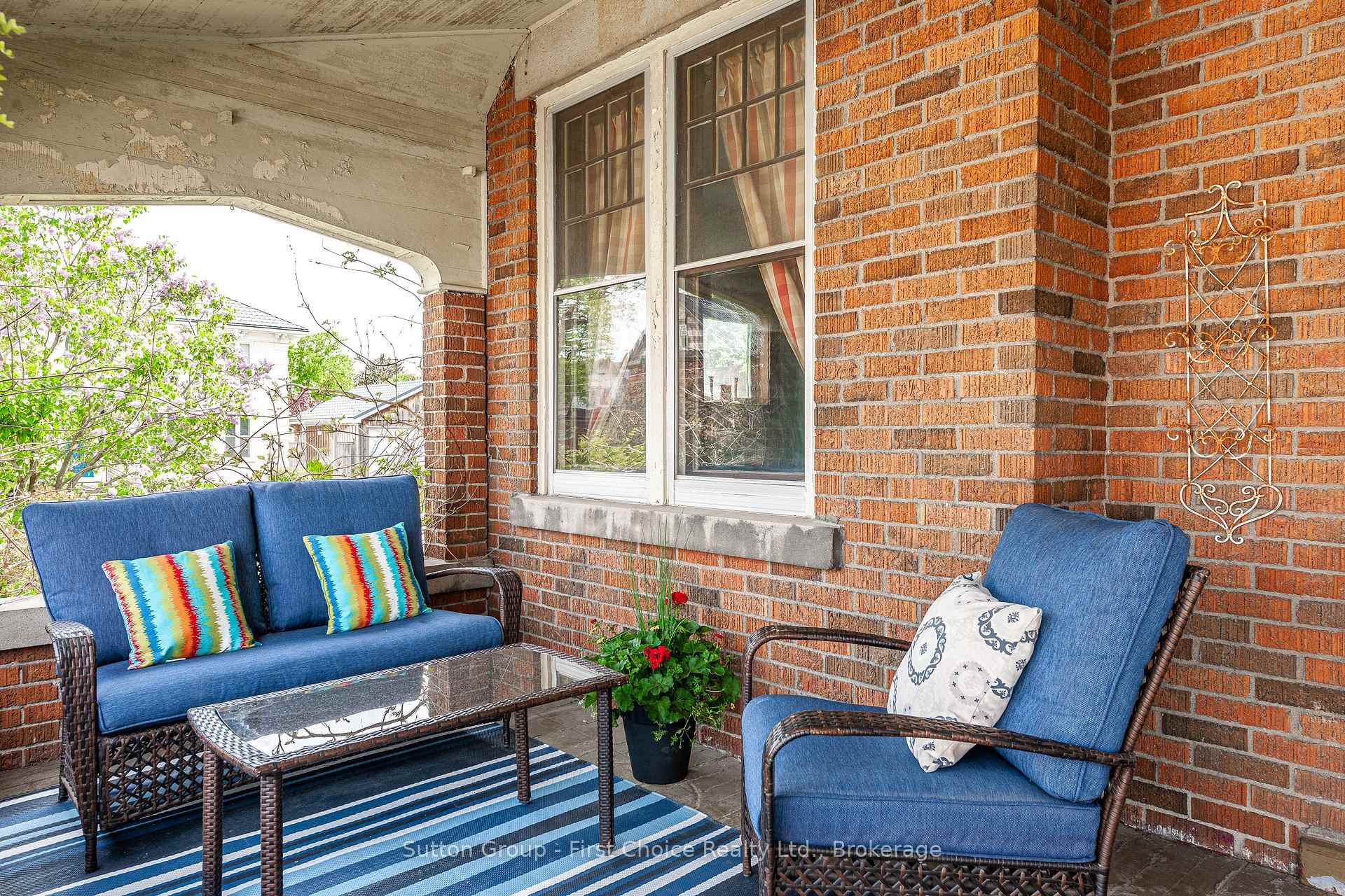 Photo 4 of 135 St. David Street N, West Perth, Mitchell — HOMEH