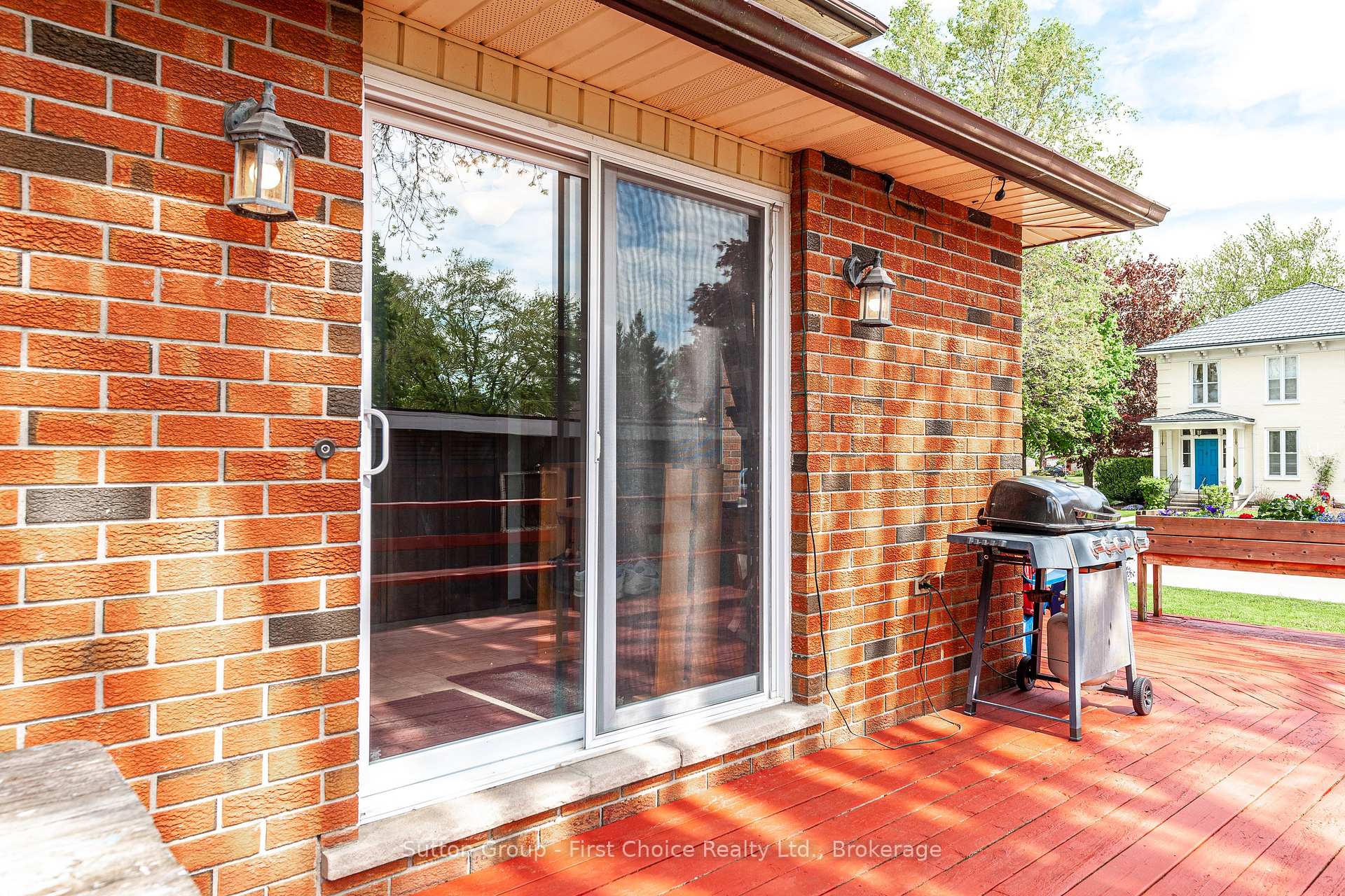 Photo 9 of 135 St. David Street N, West Perth, Mitchell — HOMEH