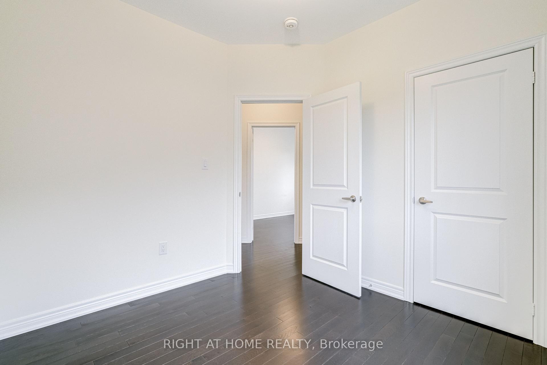 Photo 2 of 34 Thelma Drive, Whitby, Rural Whitby — HOMEH
