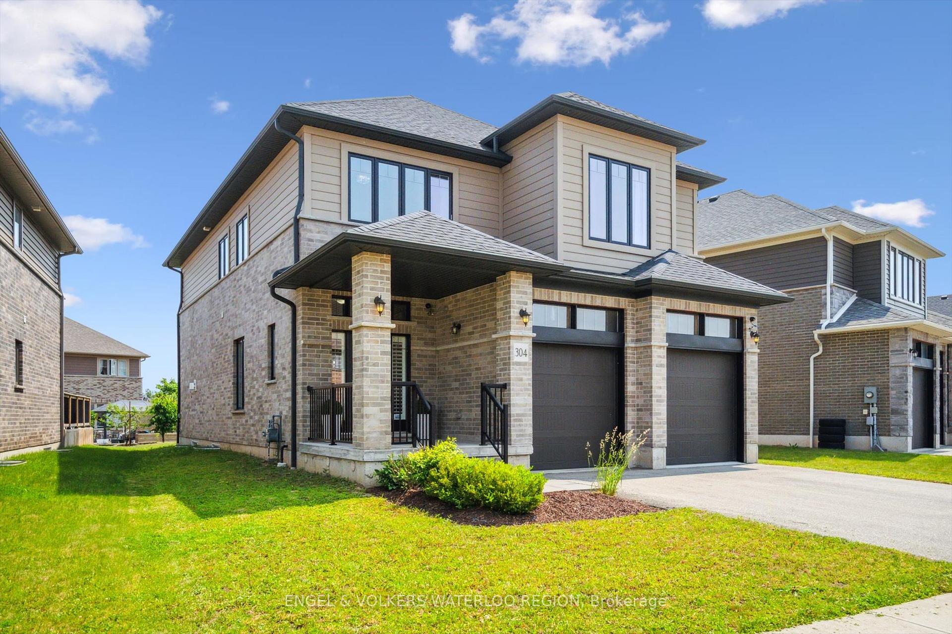 Photo 3 of 304 Carriage Way, Waterloo — HOMEH
