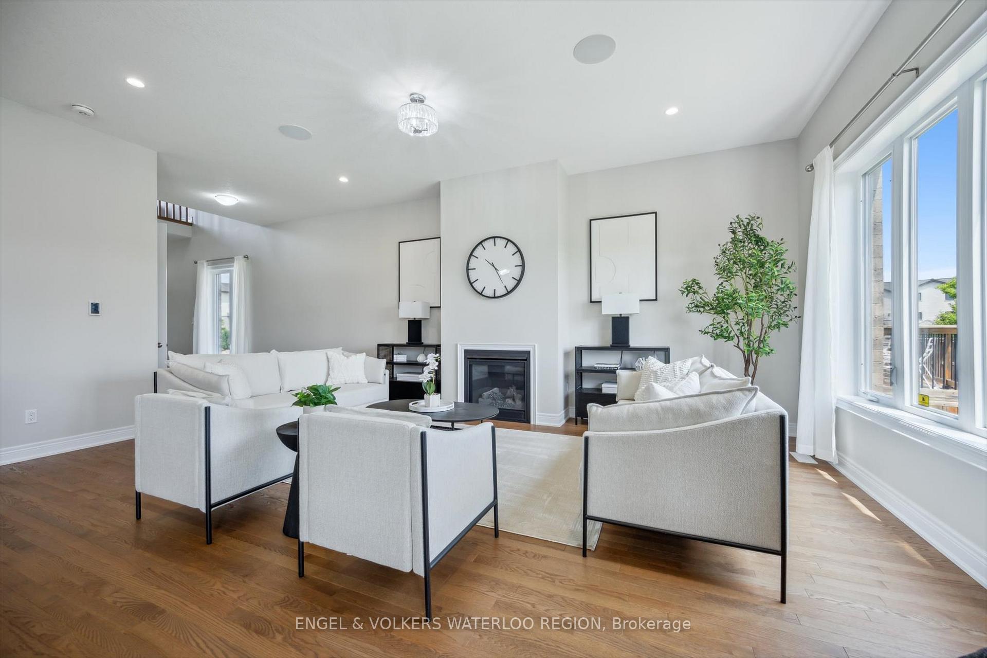 Photo 9 of 304 Carriage Way, Waterloo — HOMEH