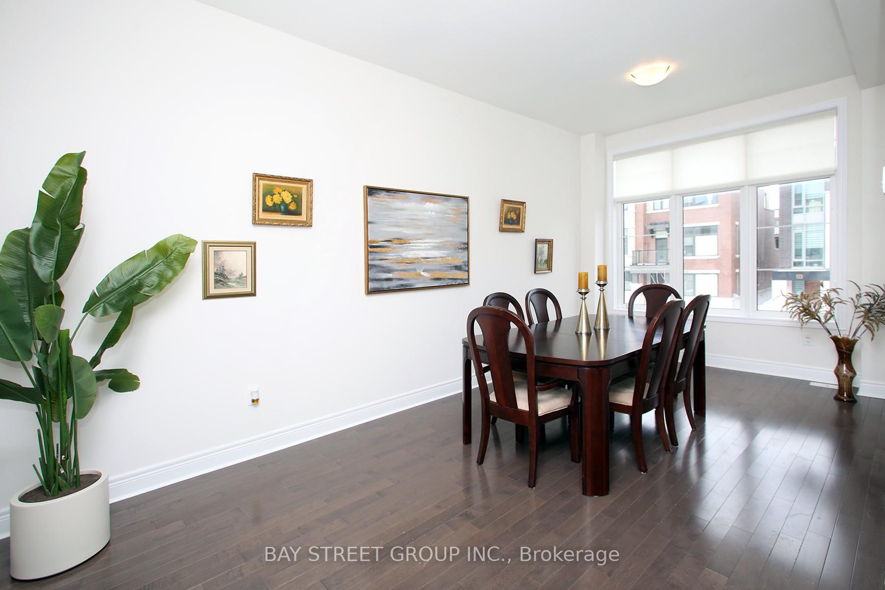 Photo 6 of 102 Carrville Woods Circle, Vaughan, Patterson — HOMEH