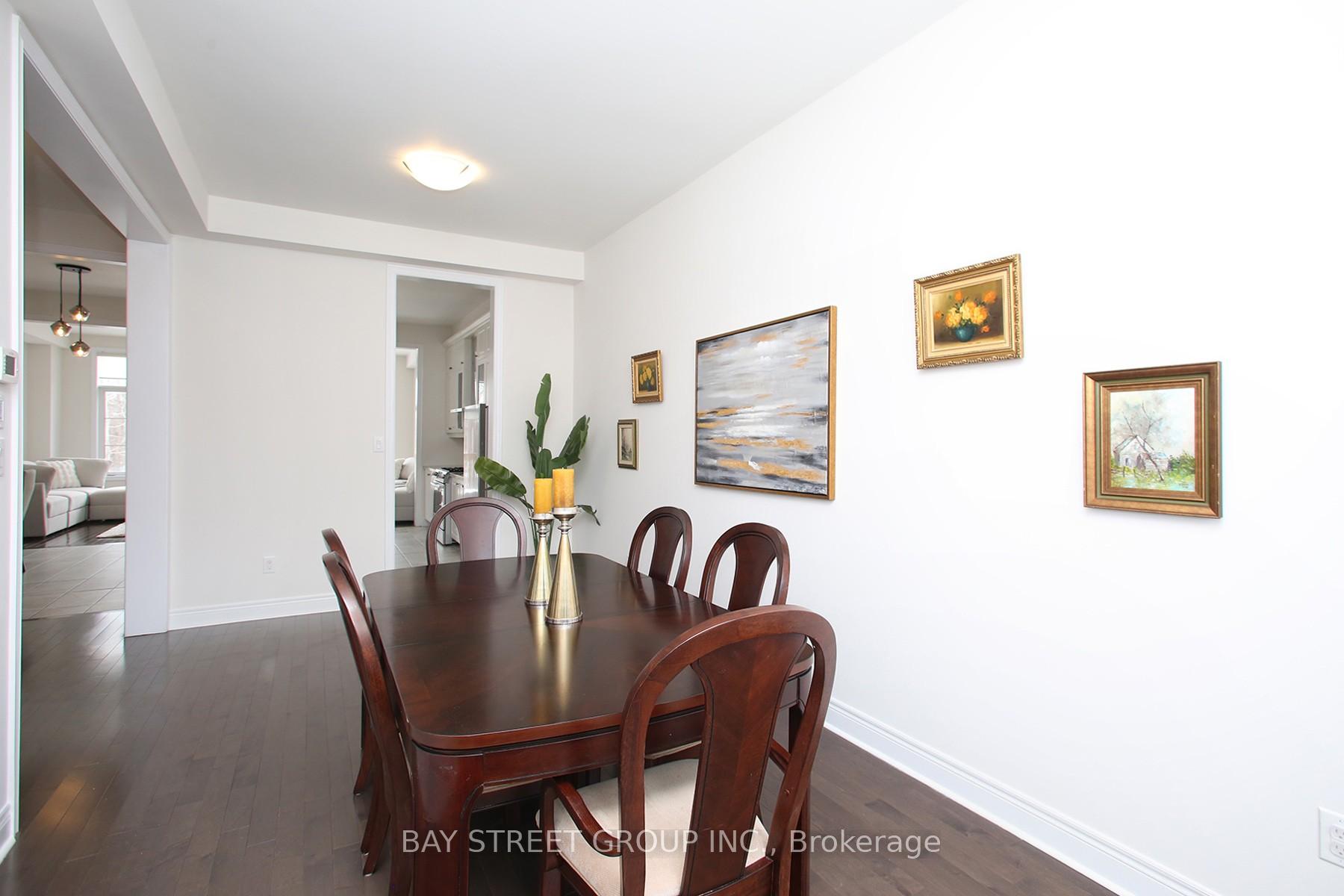 Photo 7 of 102 Carrville Woods Circle, Vaughan, Patterson — HOMEH