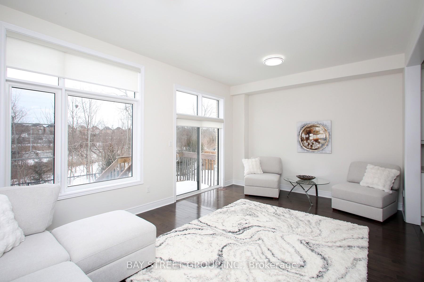 Photo 15 of 102 Carrville Woods Circle, Vaughan, Patterson — HOMEH