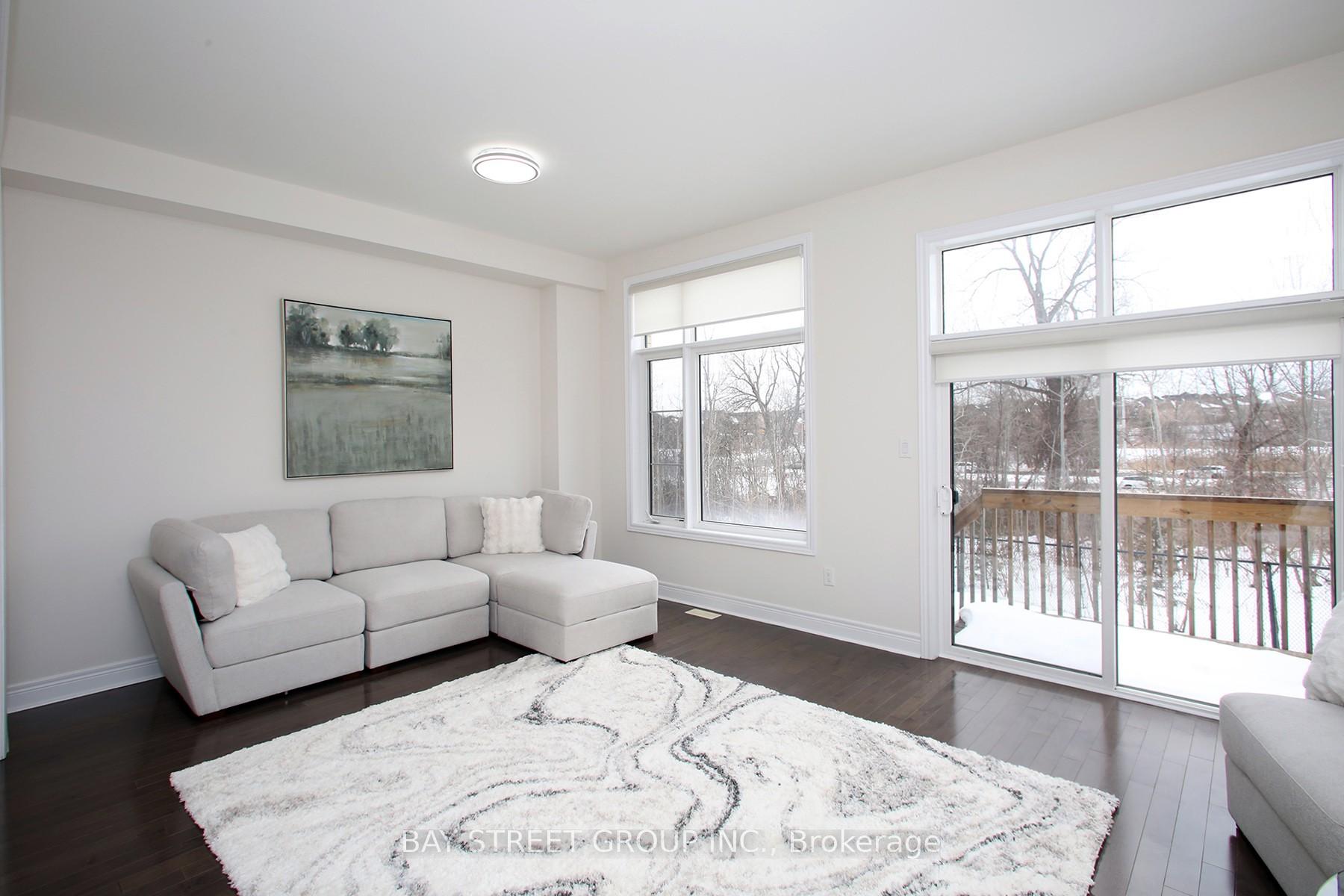 Photo 16 of 102 Carrville Woods Circle, Vaughan, Patterson — HOMEH