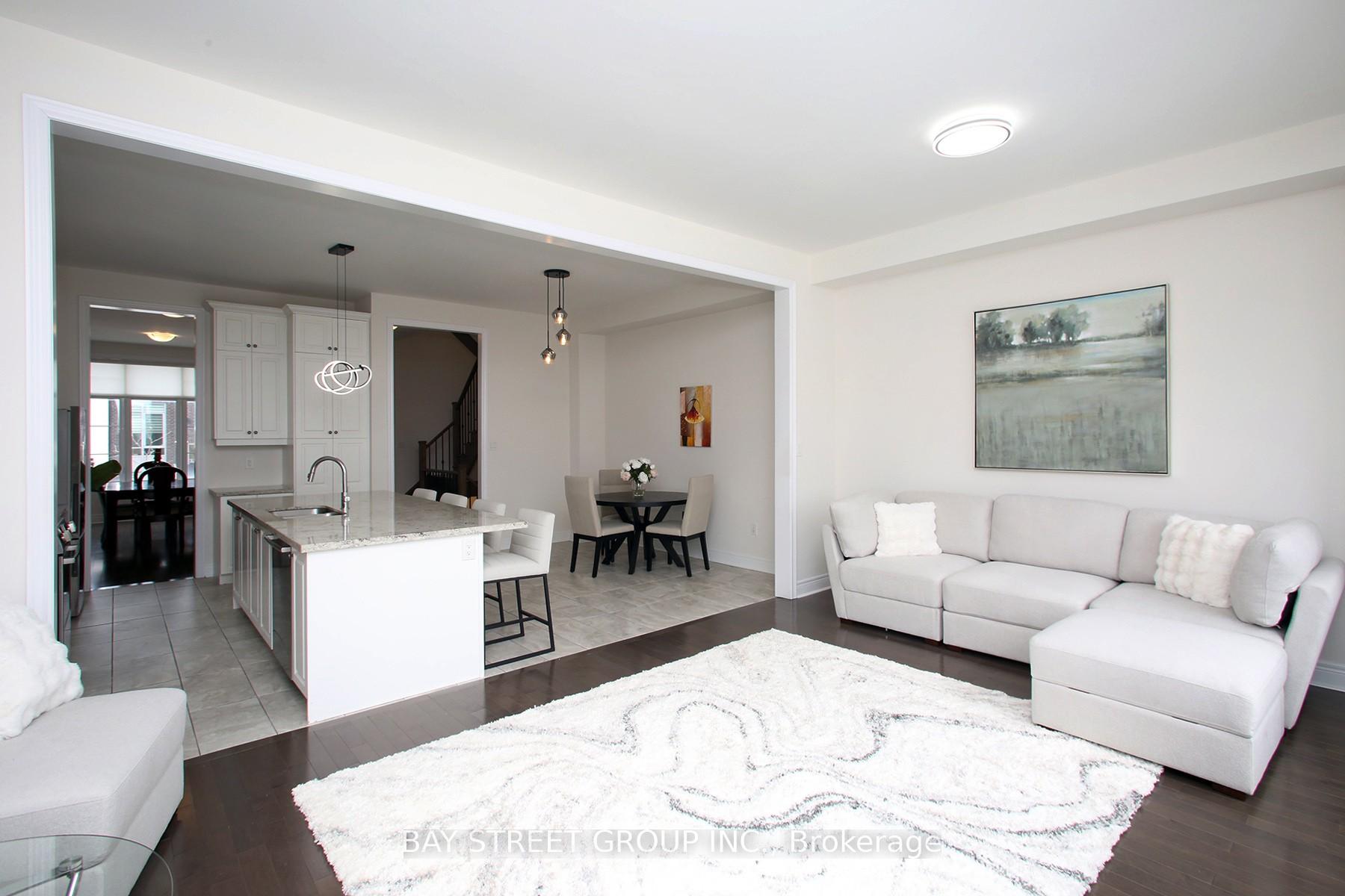 Photo 17 of 102 Carrville Woods Circle, Vaughan, Patterson — HOMEH