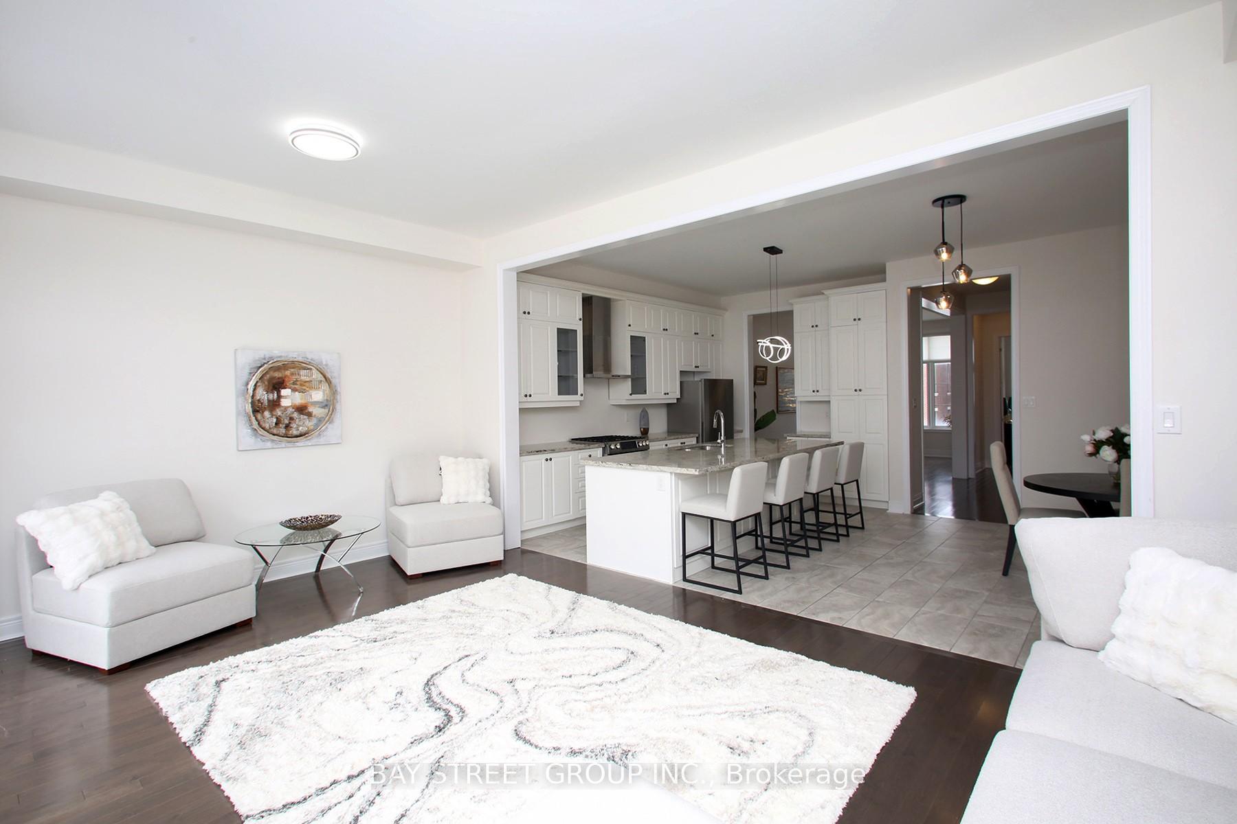 Photo 18 of 102 Carrville Woods Circle, Vaughan, Patterson — HOMEH
