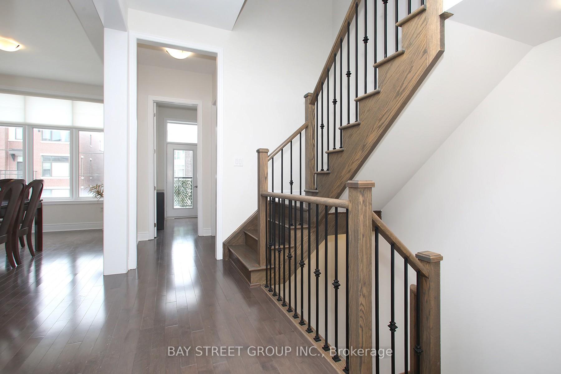 Photo 21 of 102 Carrville Woods Circle, Vaughan, Patterson — HOMEH