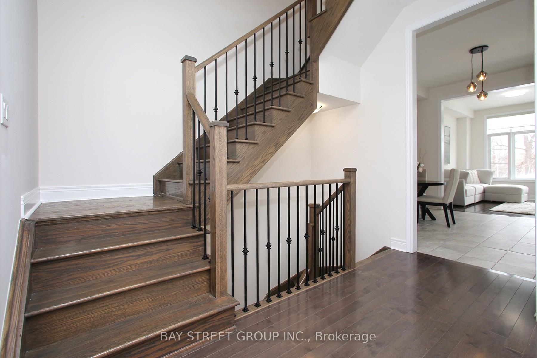 Photo 22 of 102 Carrville Woods Circle, Vaughan, Patterson — HOMEH