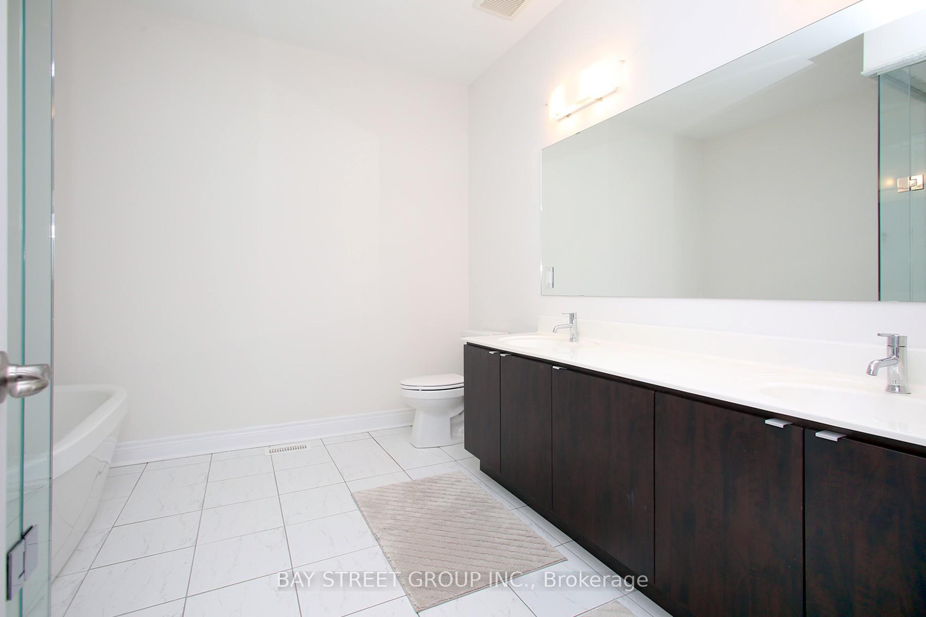 Photo 27 of 102 Carrville Woods Circle, Vaughan, Patterson — HOMEH