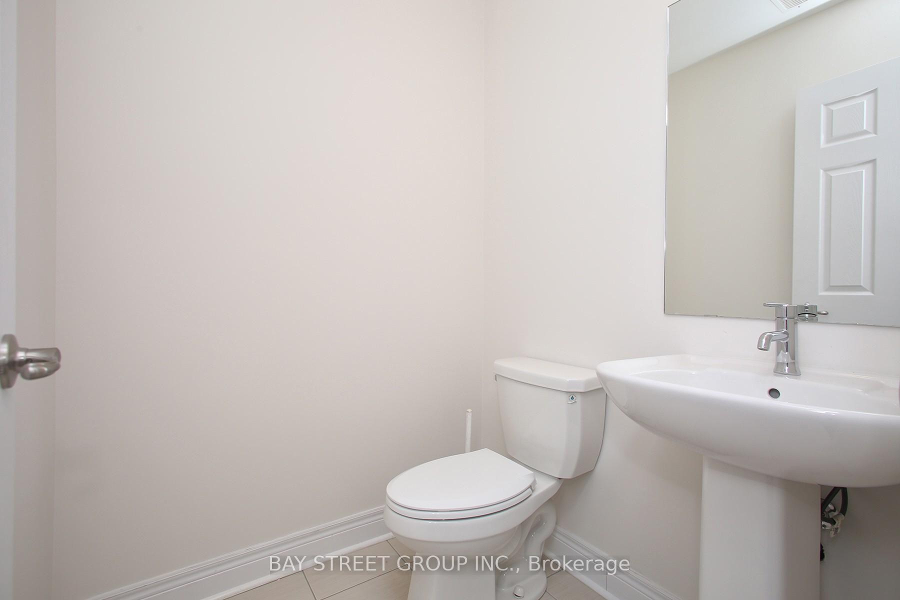 Photo 34 of 102 Carrville Woods Circle, Vaughan, Patterson — HOMEH
