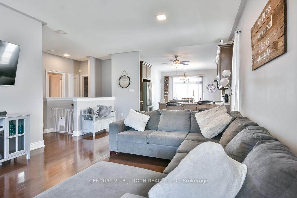Photo 8 of 58 Christy Drive, Wasaga Beach — HOMEH
