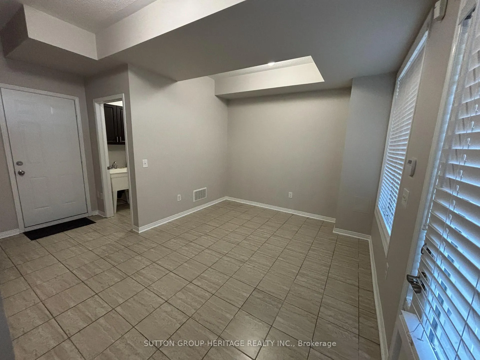 Photo 8 of 102 Harbourside Drive, Whitby, Port Whitby — HOMEH