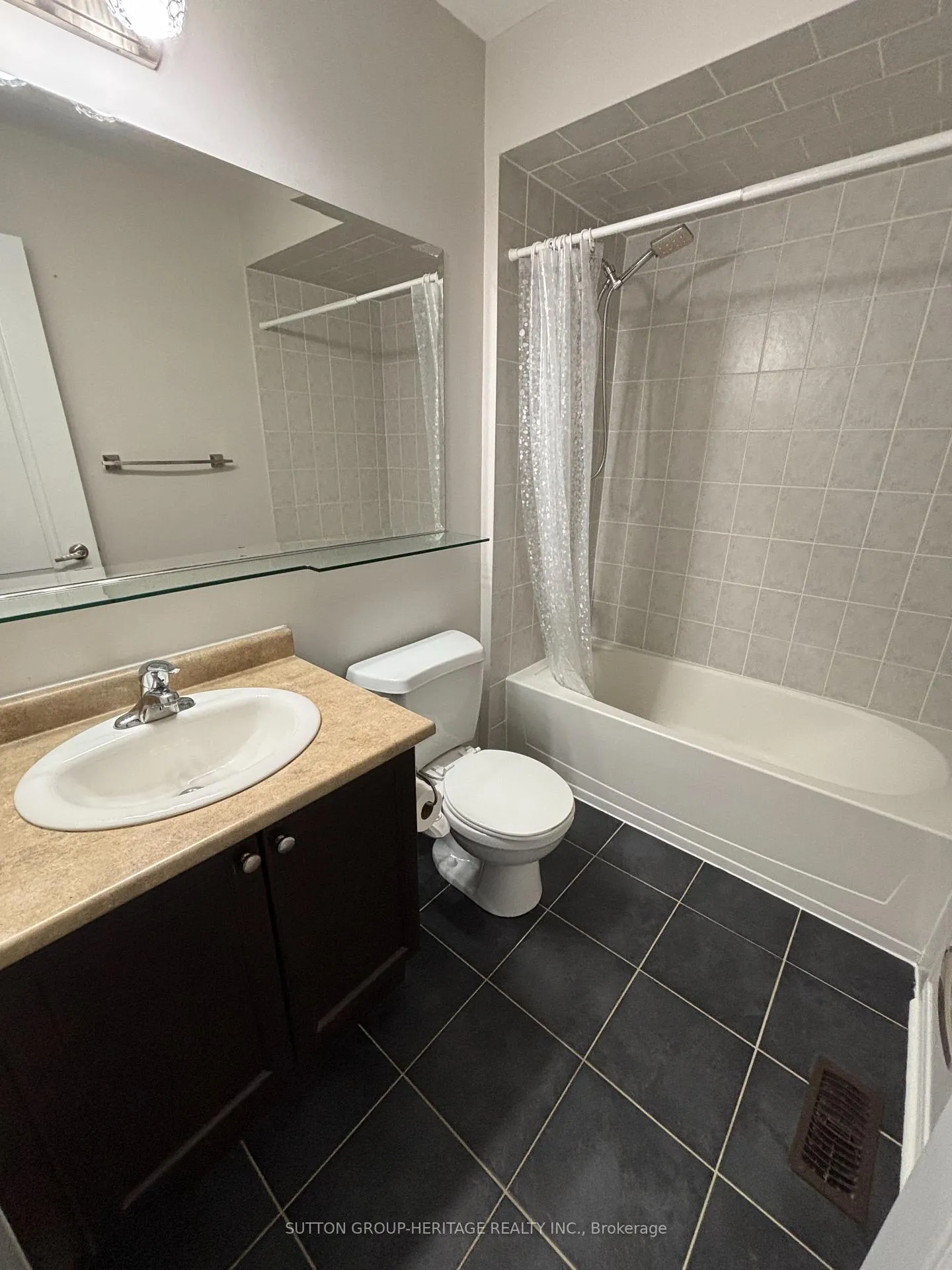 Photo 18 of 102 Harbourside Drive, Whitby, Port Whitby — HOMEH
