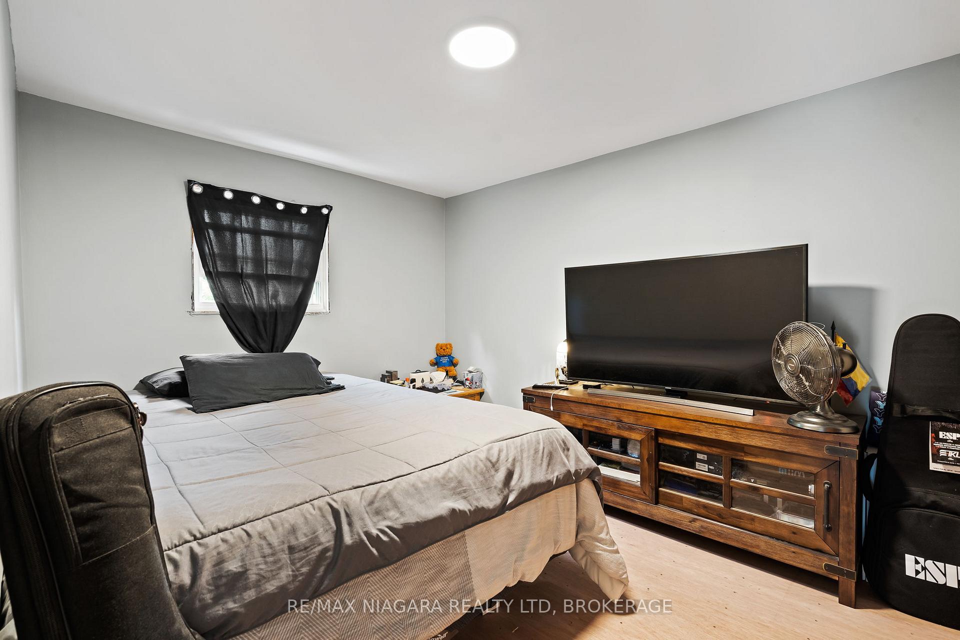 Photo 5 of 16 Margery Road, Welland, Welland Downtown — HOMEH
