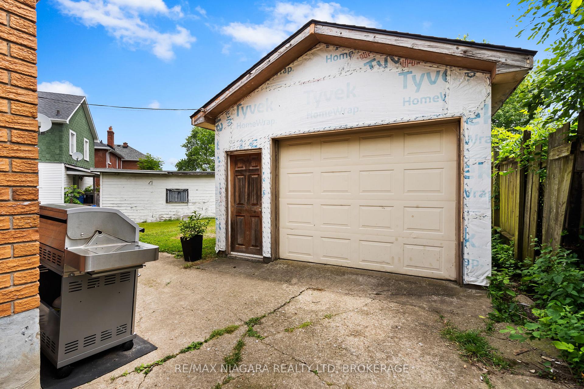 Photo 8 of 16 Margery Road, Welland, Welland Downtown — HOMEH