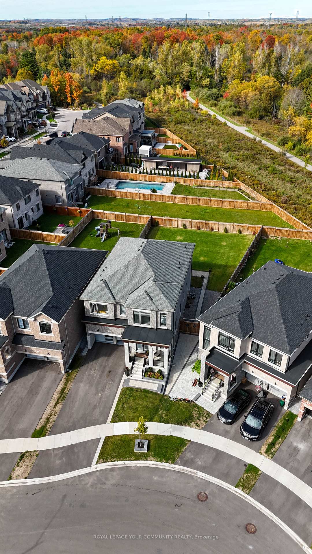 Photo 3 of 10 Priory Drive, Whitby, Rural Whitby — HOMEH