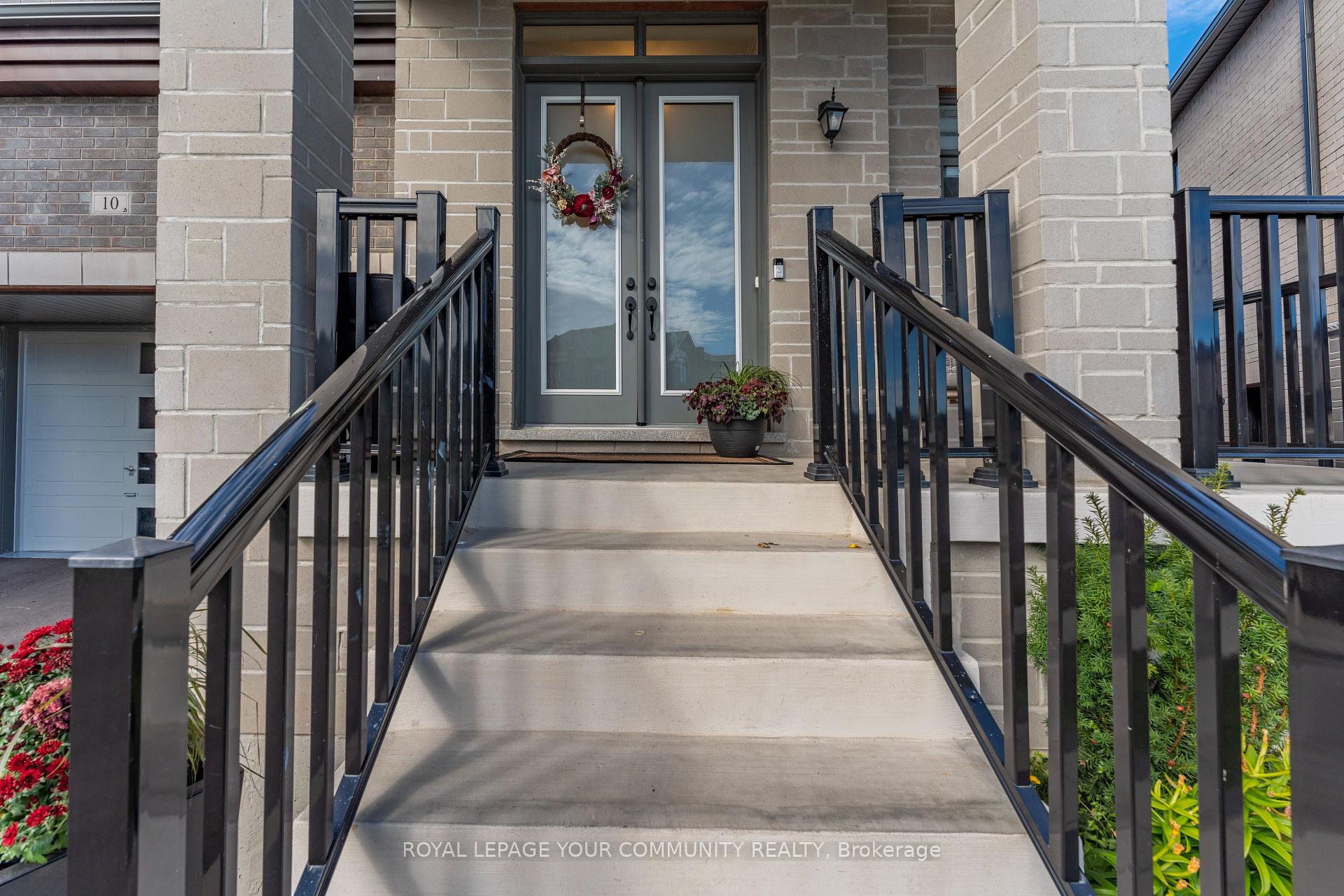 Photo 5 of 10 Priory Drive, Whitby, Rural Whitby — HOMEH