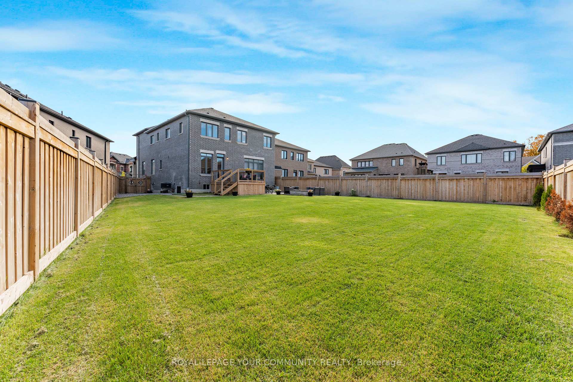 Photo 35 of 10 Priory Drive, Whitby, Rural Whitby — HOMEH