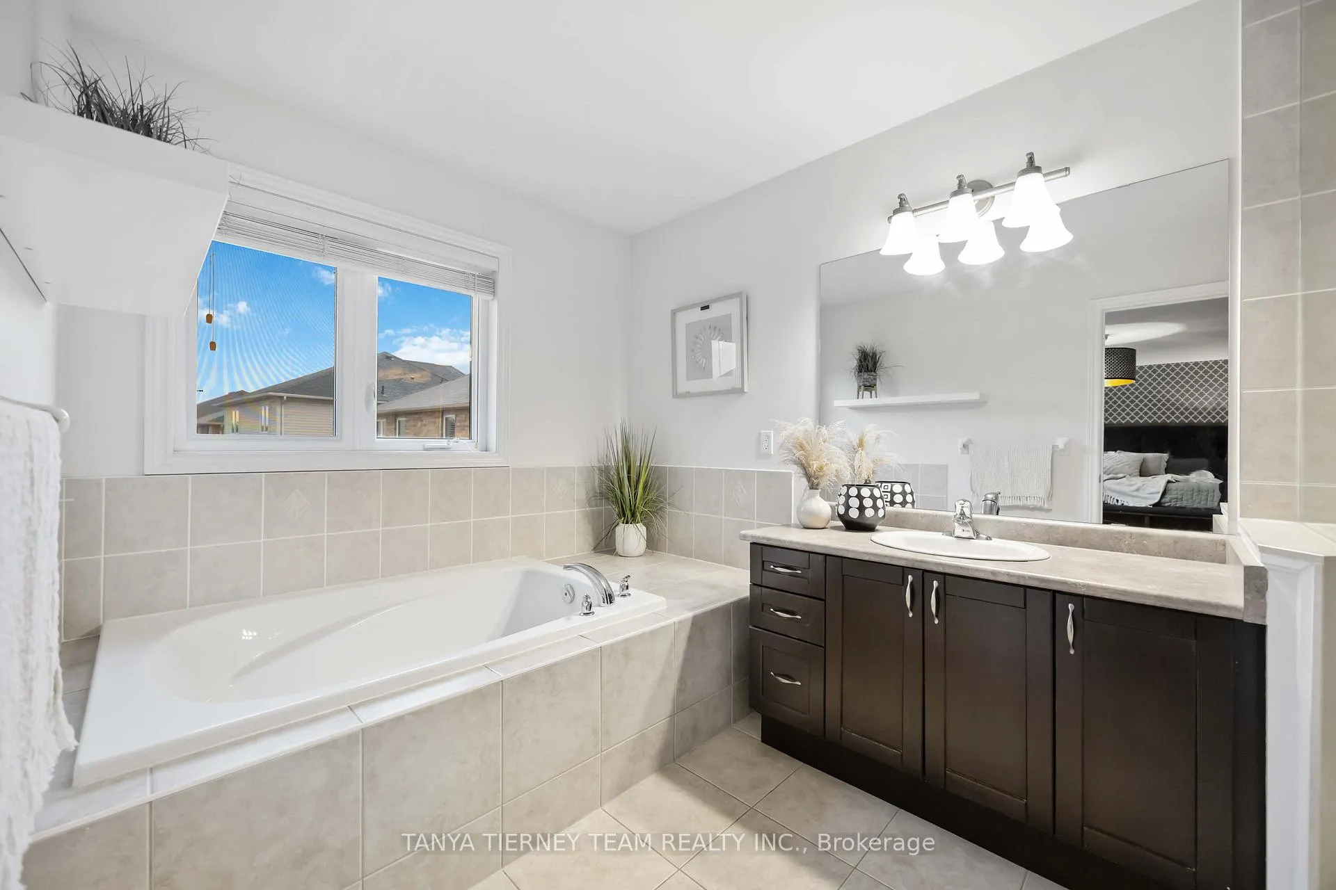 Photo 32 of 67 Florence Drive, Whitby, Taunton North — HOMEH