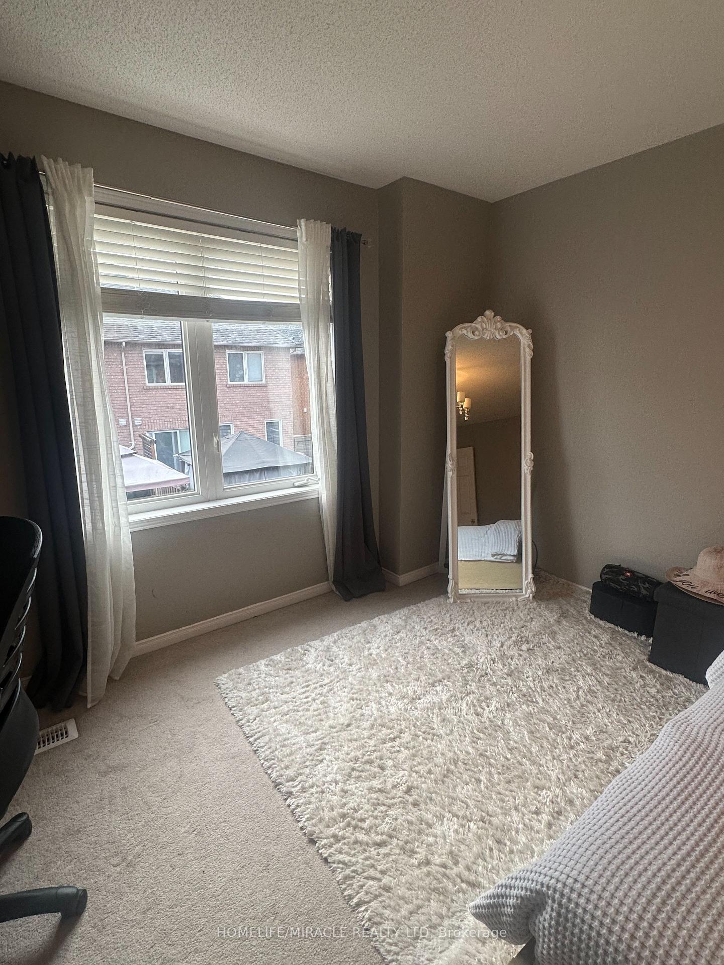 Photo 8 of 41 Playfair Road, Whitby, Downtown Whitby — HOMEH