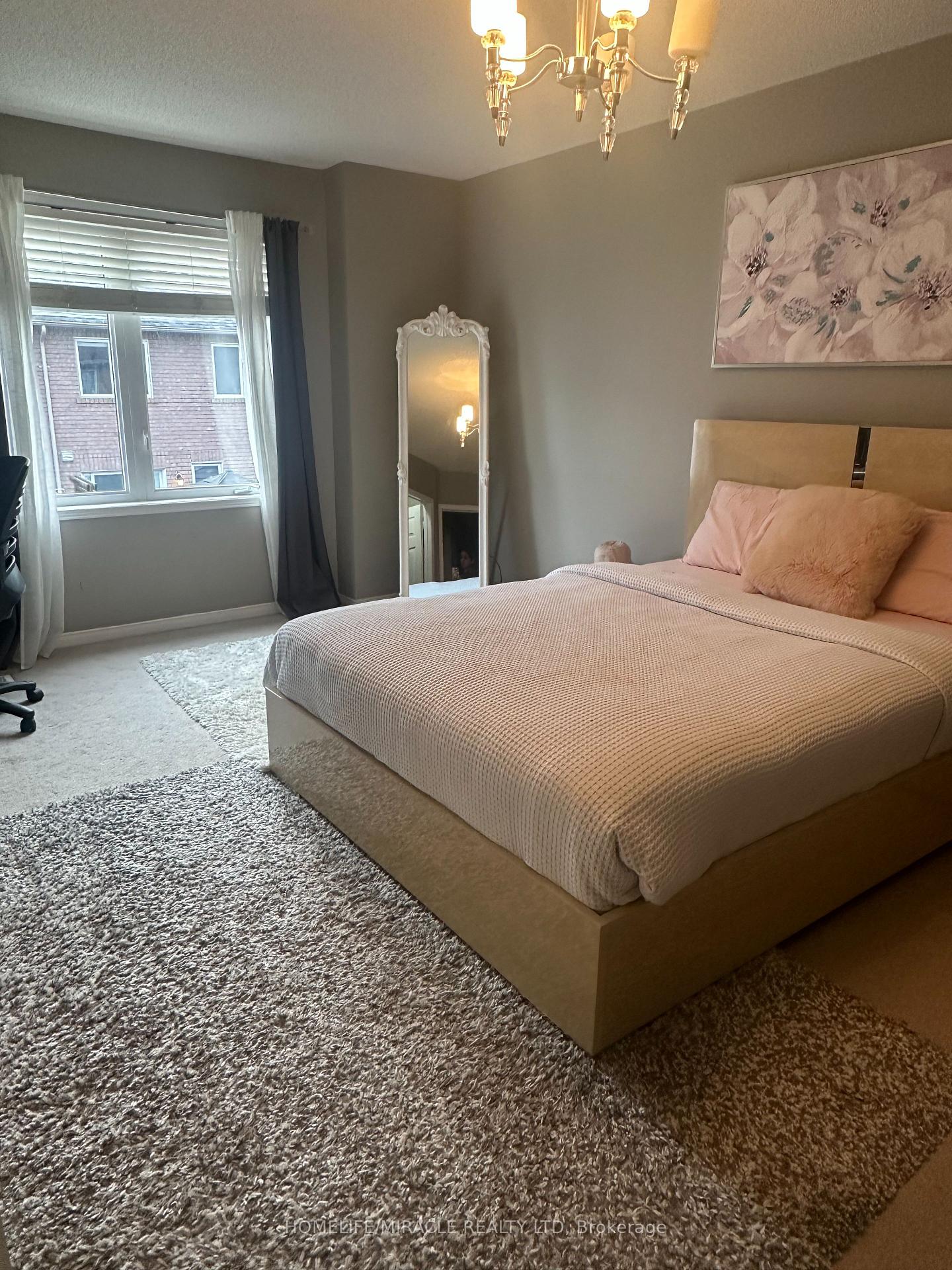 Photo 10 of 41 Playfair Road, Whitby, Downtown Whitby — HOMEH