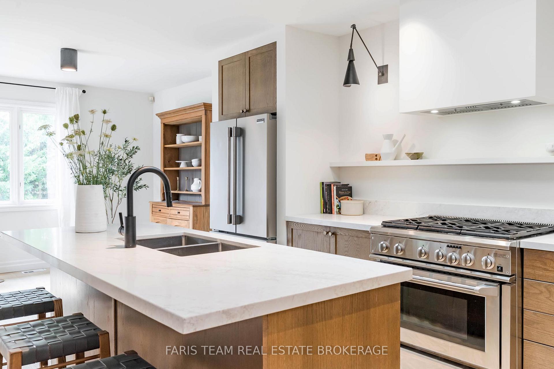 Photo 6 of 9 Fairway Crescent, Wasaga Beach — HOMEH
