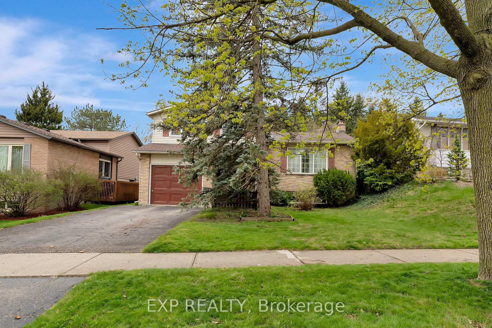Photo 2 of 165 Harvard Road, Waterloo — HOMEH