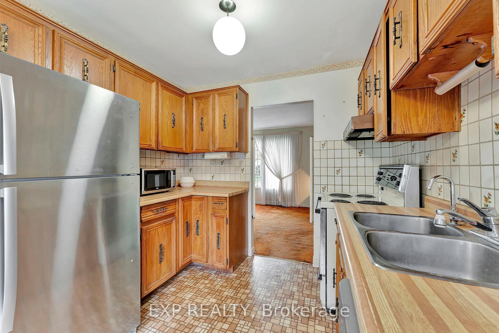Photo 12 of 165 Harvard Road, Waterloo — HOMEH