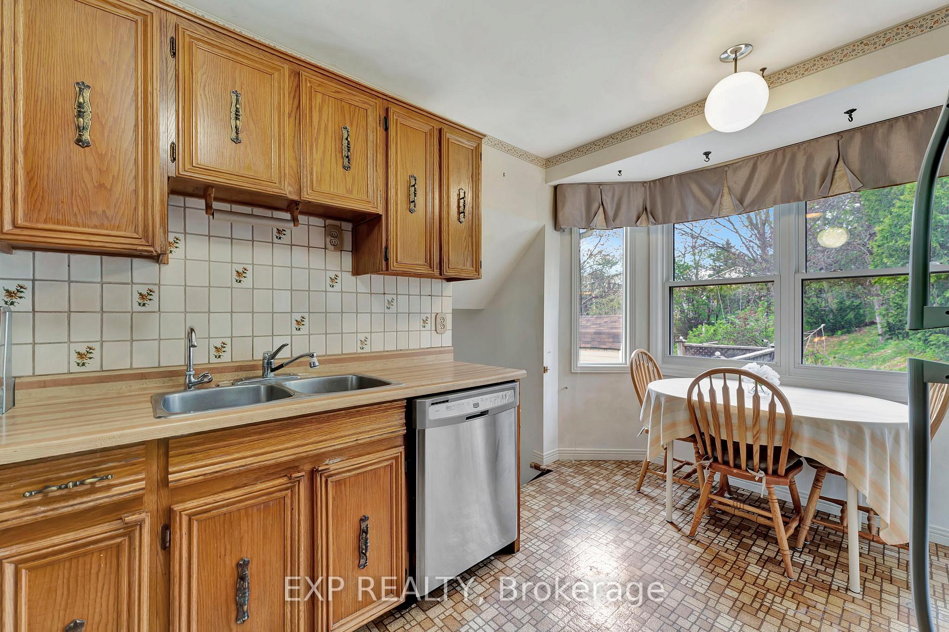 Photo 13 of 165 Harvard Road, Waterloo — HOMEH