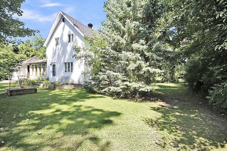 Photo 4 of 1429 Balmoral Drive N, Ottawa, Cedardale — HOMEH