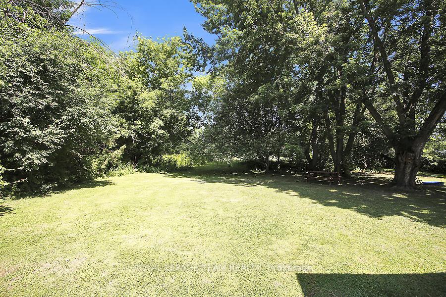 Photo 5 of 1429 Balmoral Drive N, Ottawa, Cedardale — HOMEH