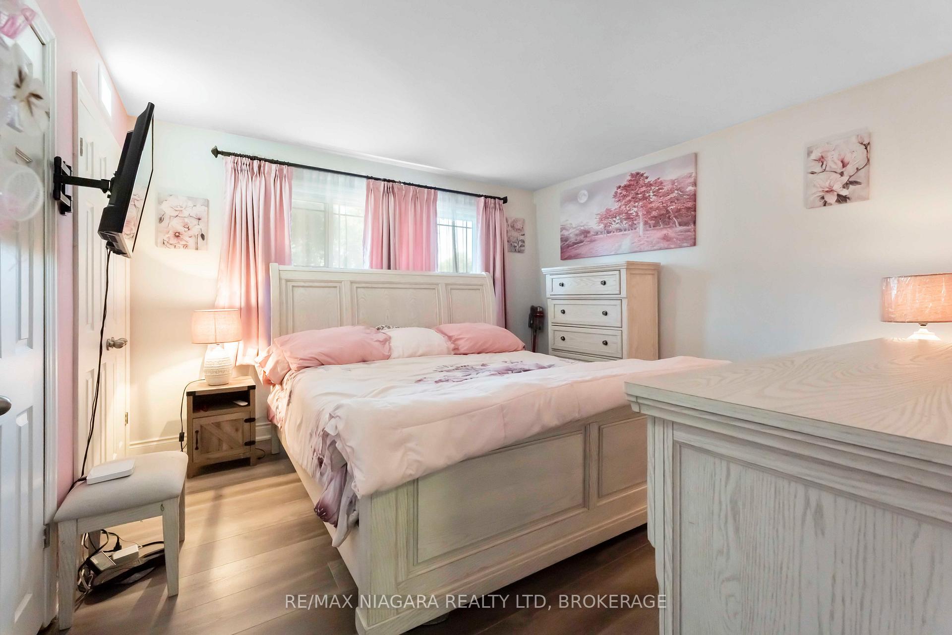 Photo 8 of 20 Armour Drive, Welland, Prince Charles — HOMEH