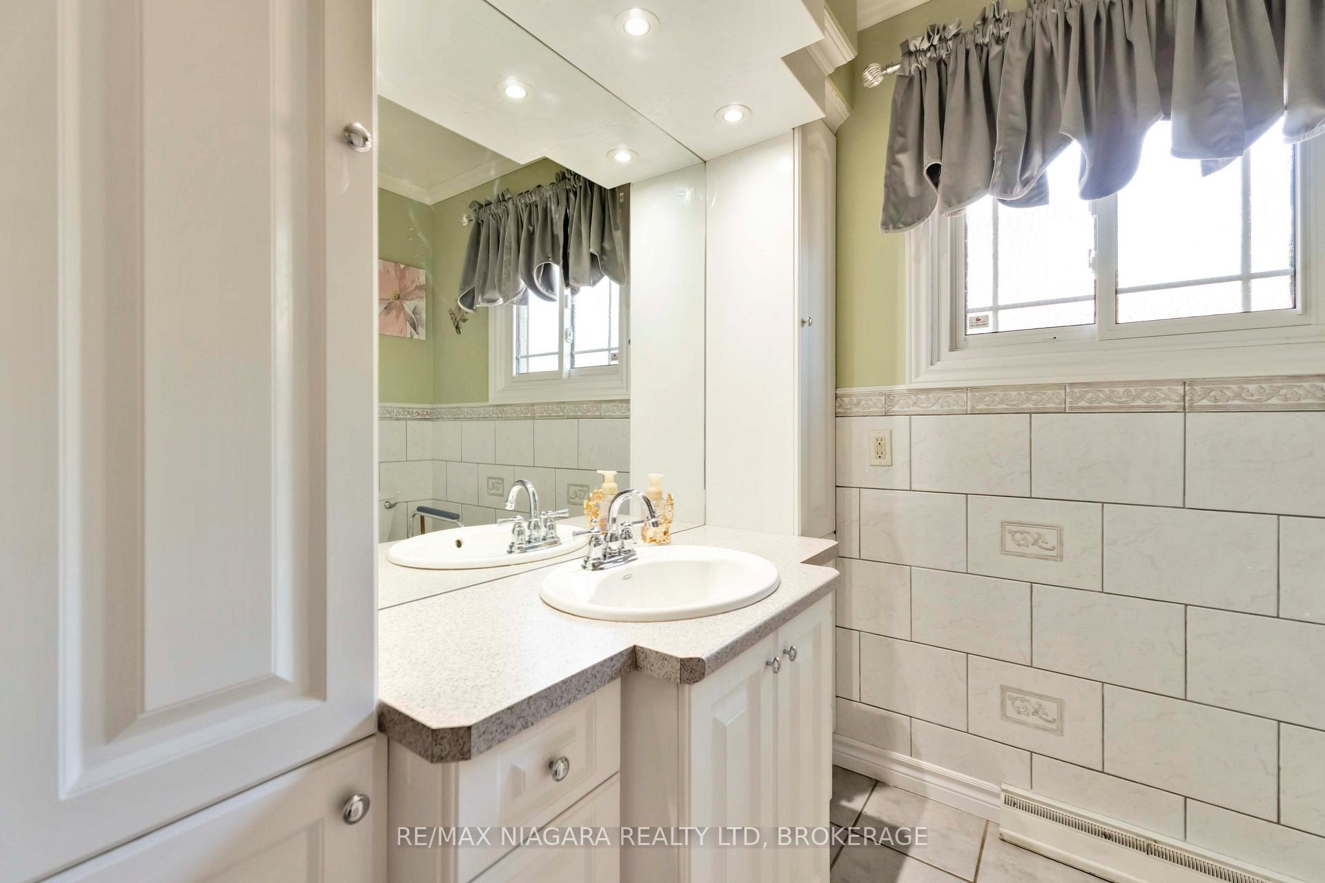 Photo 14 of 20 Armour Drive, Welland, Prince Charles — HOMEH