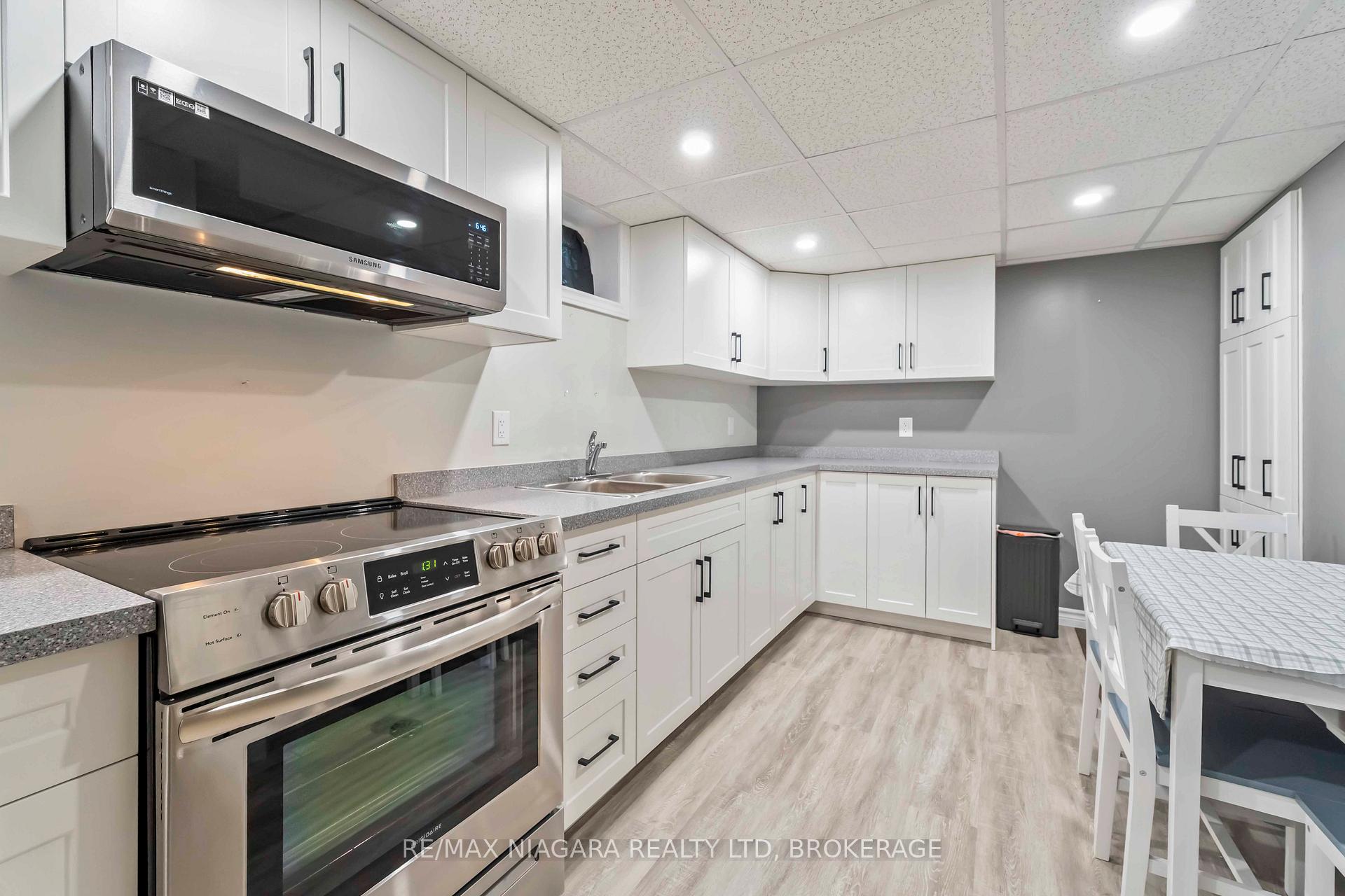 Photo 15 of 20 Armour Drive, Welland, Prince Charles — HOMEH