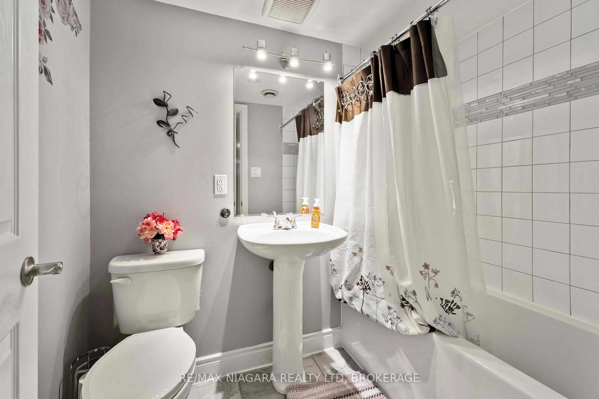 Photo 20 of 20 Armour Drive, Welland, Prince Charles — HOMEH