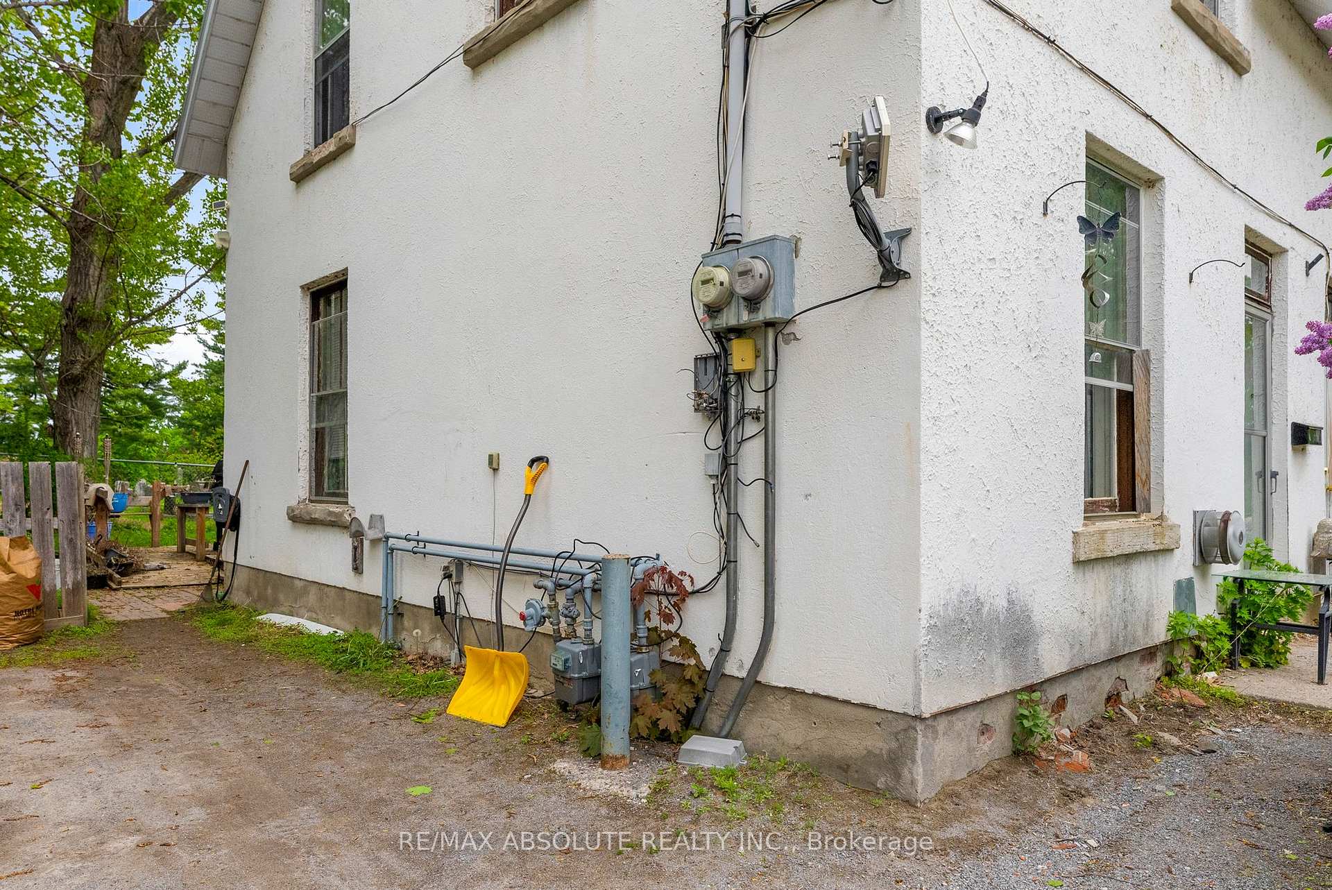 Photo 3 of 11 Lake Street, Arnprior — HOMEH