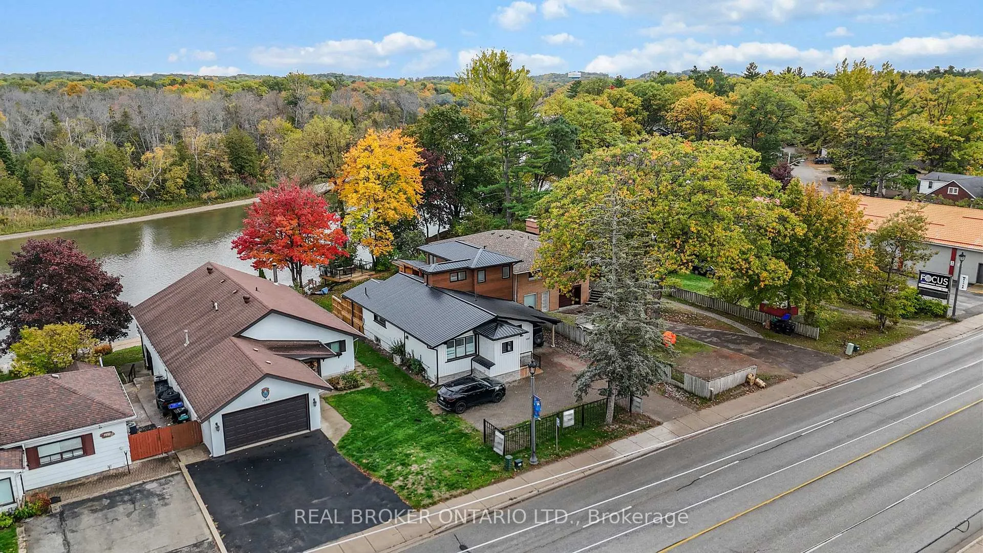 Photo 1 of 1359 Mosley Street, Wasaga Beach — HOMEH