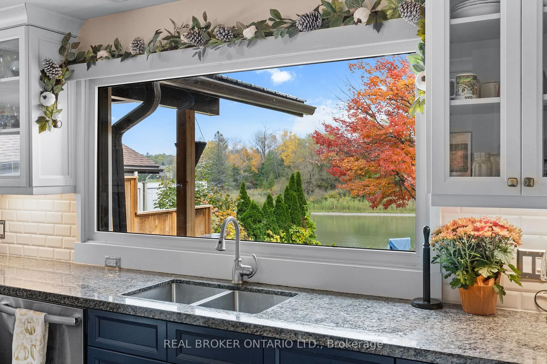 Photo 18 of 1359 Mosley Street, Wasaga Beach — HOMEH
