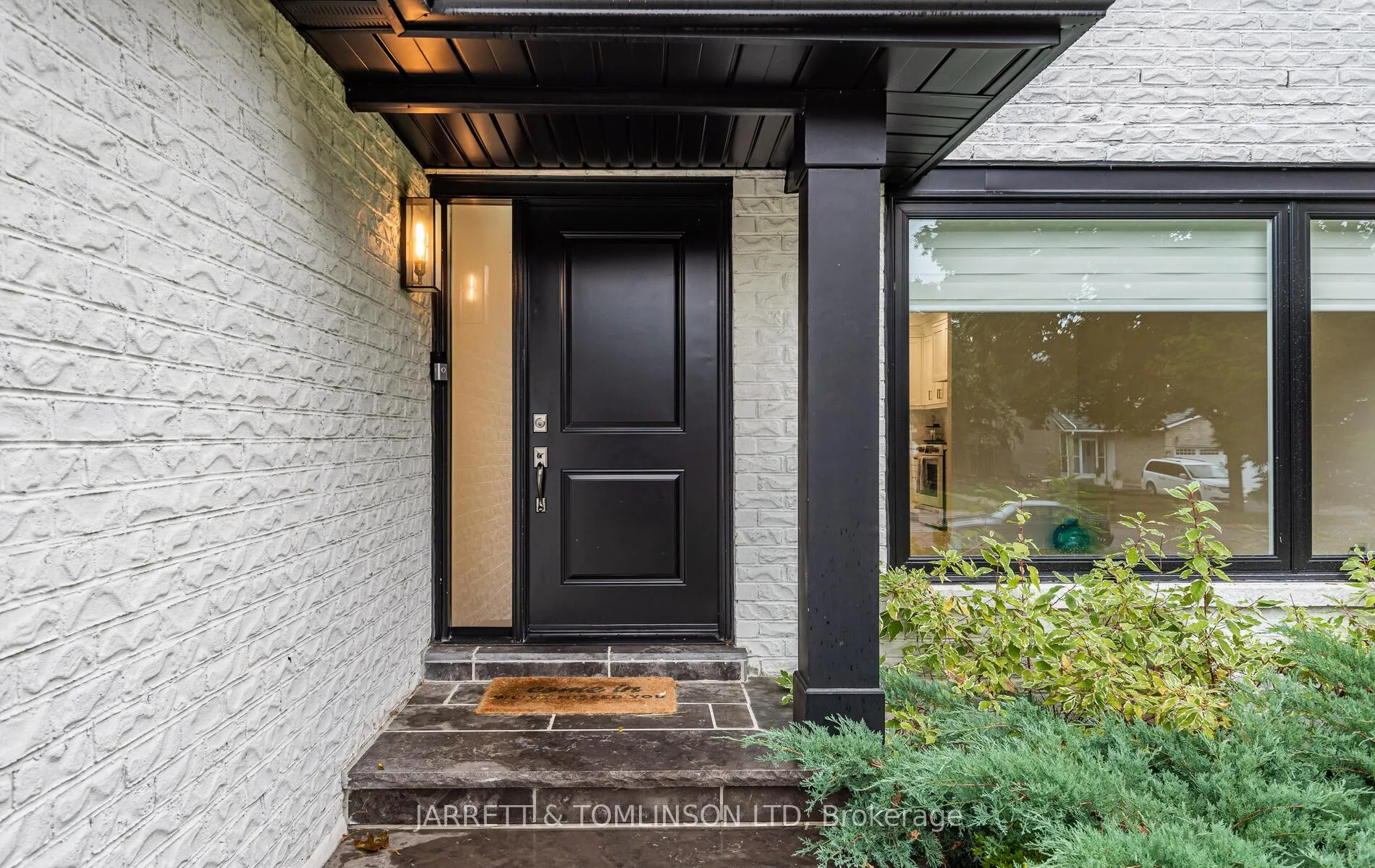 Photo 3 of 171 Walton Drive, Aurora, Aurora Village — HOMEH