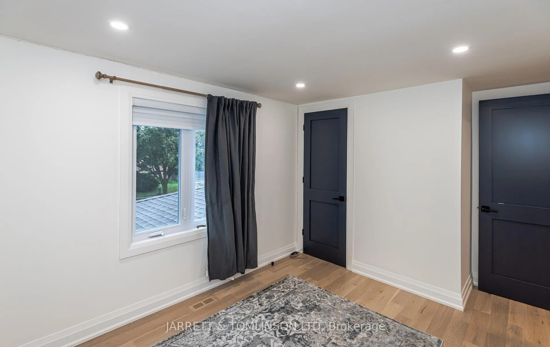 Photo 6 of 171 Walton Drive, Aurora, Aurora Village — HOMEH