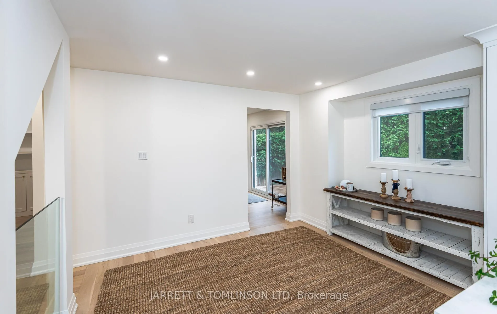 Photo 11 of 171 Walton Drive, Aurora, Aurora Village — HOMEH