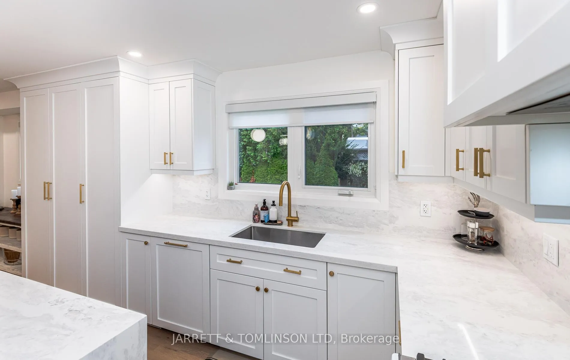 Photo 12 of 171 Walton Drive, Aurora, Aurora Village — HOMEH