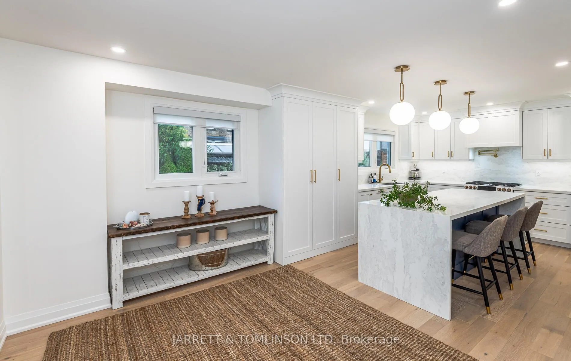 Photo 14 of 171 Walton Drive, Aurora, Aurora Village — HOMEH