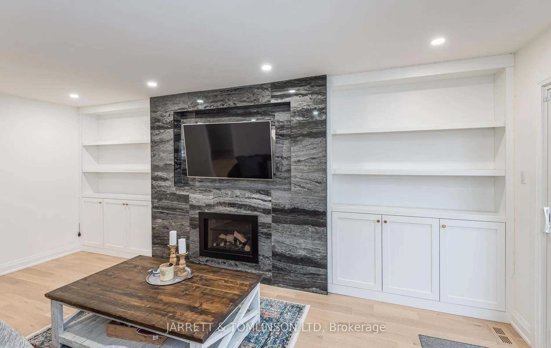 Photo 16 of 171 Walton Drive, Aurora, Aurora Village — HOMEH