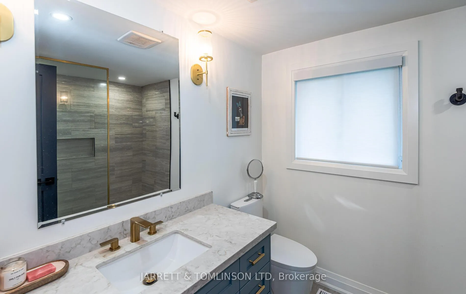 Photo 24 of 171 Walton Drive, Aurora, Aurora Village — HOMEH
